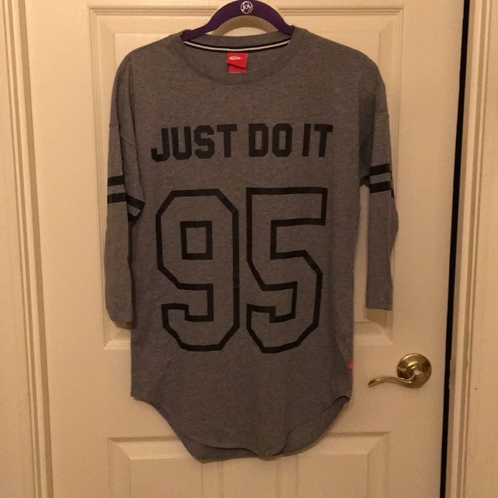 Women’s Nike 3/4 sleeve shirt size small
